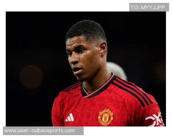 拉什福德积极备战国家德比训练照展现全力以赴的决心与信心 拉什福德积极备战国家德比训练照展现全力以赴的决心与信心