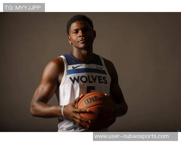 解说：爱德华兹的中距离投篮是森林狼团结的关键所在